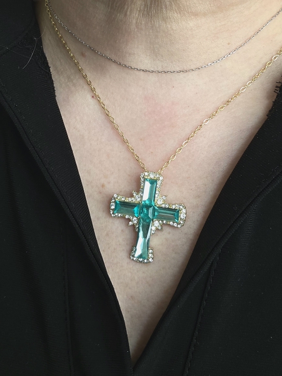 European and American Style Luxury High-Quality Synthetic Zirconia Cross Pendant - Picture 3 of 11